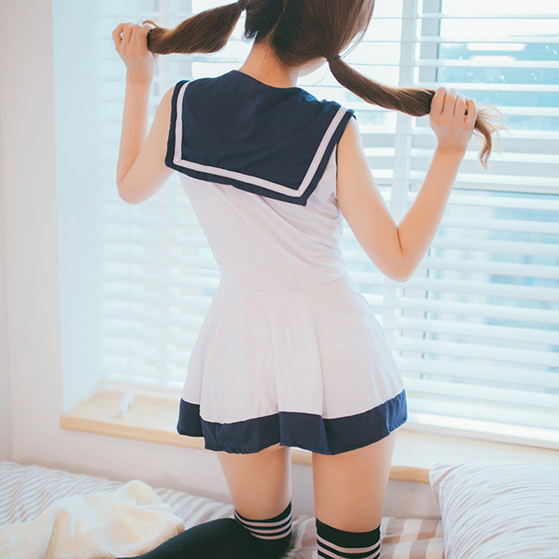 紺色リボン セーラー服