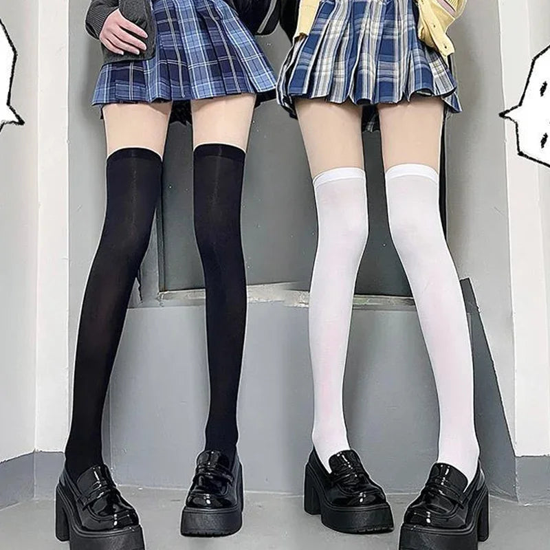 シンプル無地×ロング丈のサイハイストッキング