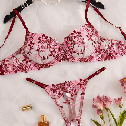 メッシュ刺繍が艶めく大人ランジェリー2点セット