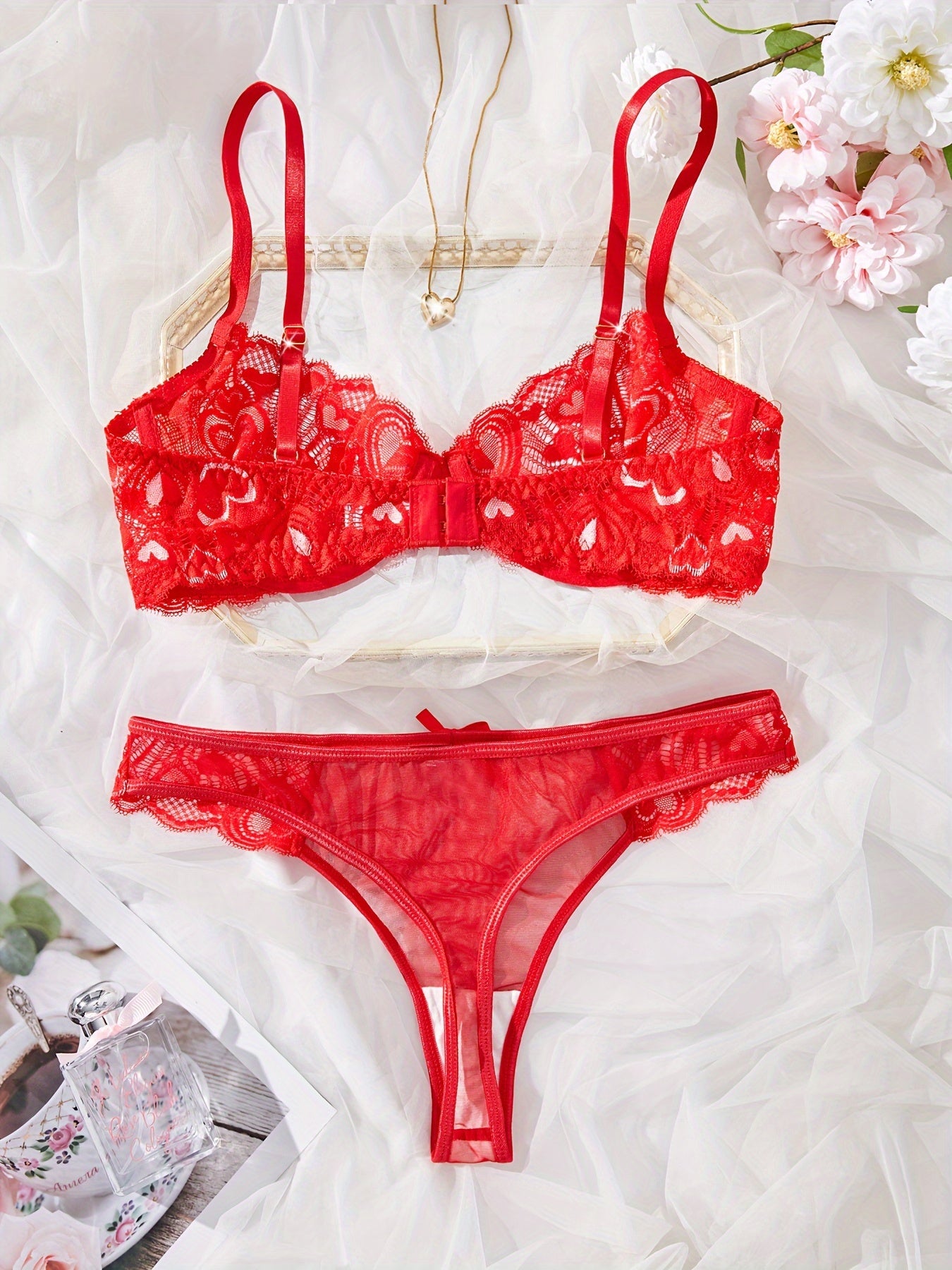 ハートレースを飾った大人のレースランジェリー2点セット
