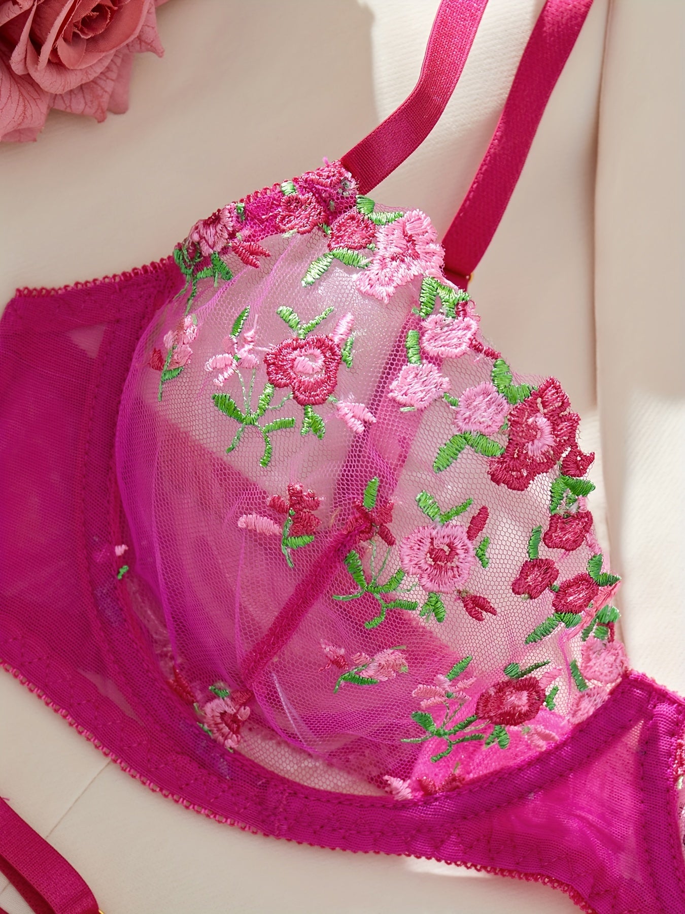 花柄刺繍×セミシアーのメッシュランジェリーセット