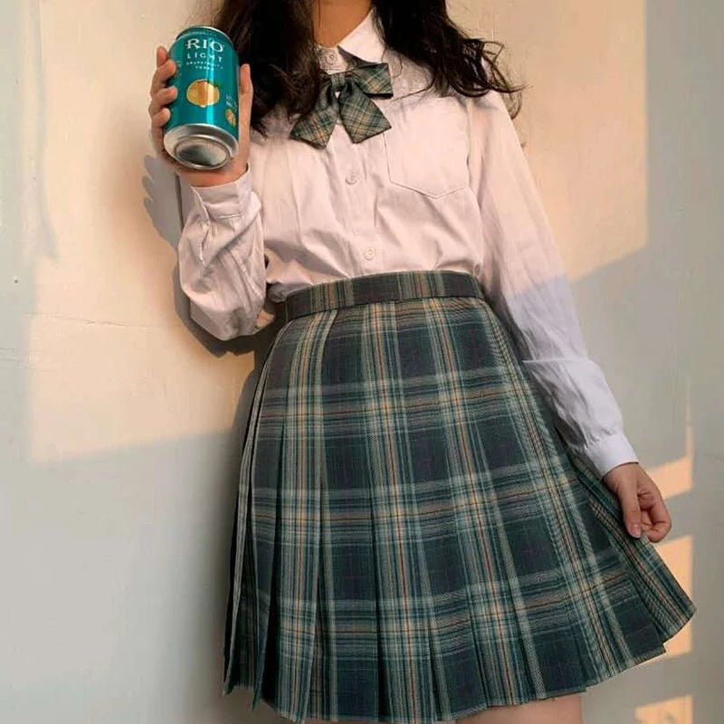 ショートジャケット×プリーツスカートの学生風セットアップ