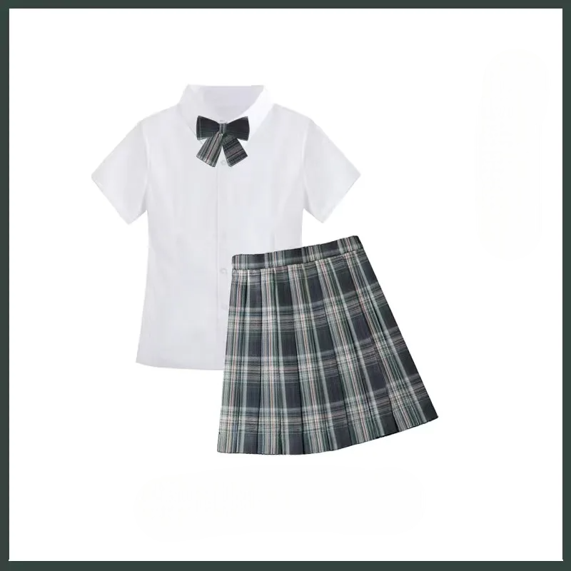ショートジャケット×プリーツスカートの学生風セットアップ