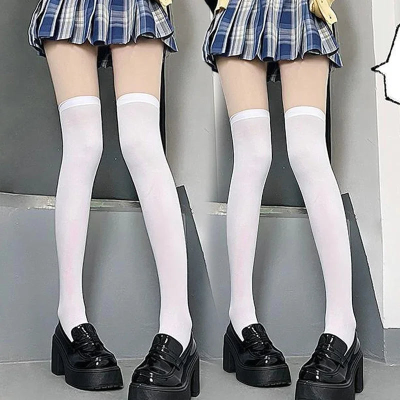 シンプル無地×ロング丈のサイハイストッキング