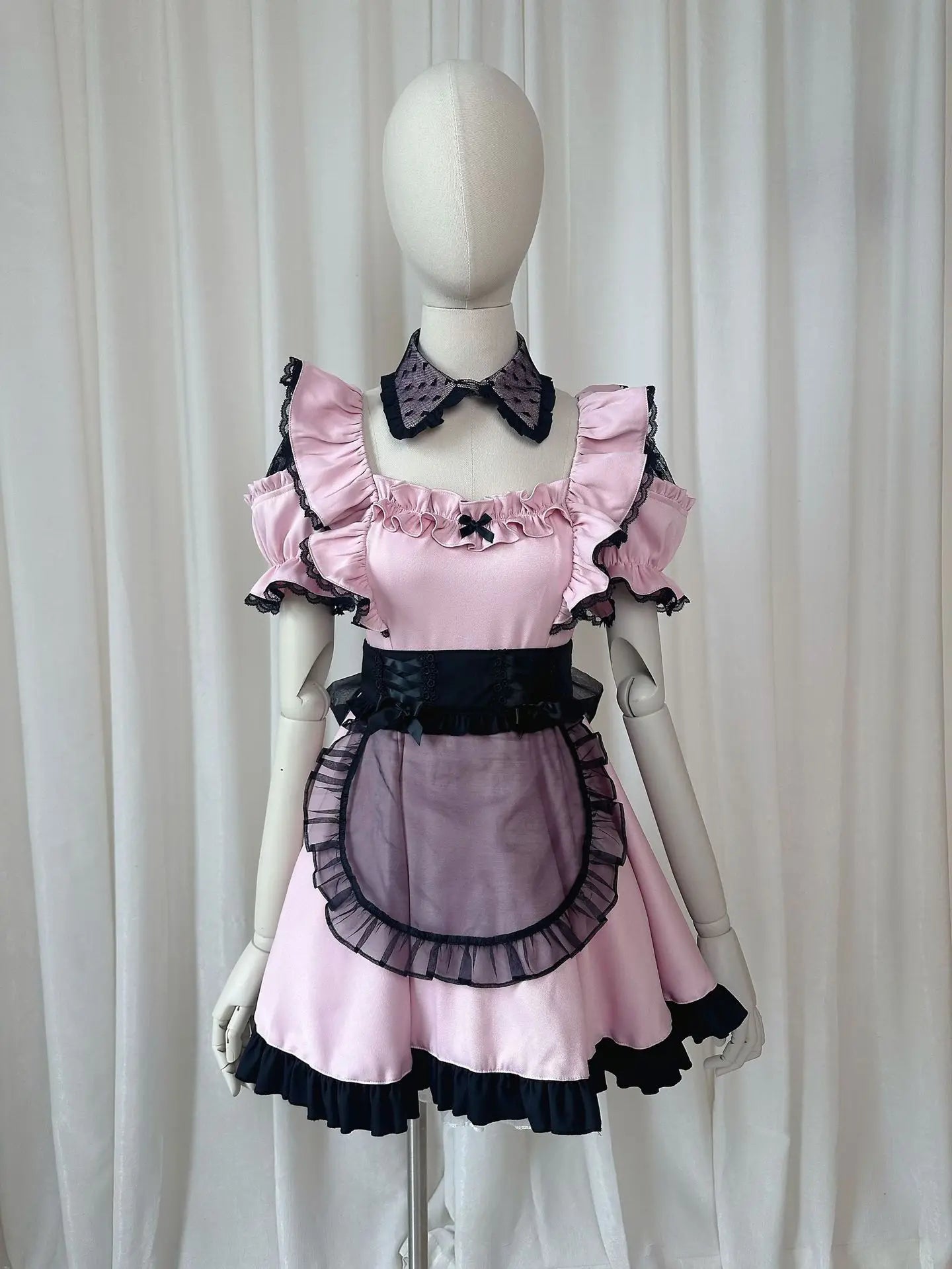 レースデザイン×リボン装飾のメイド風コスチュームセット