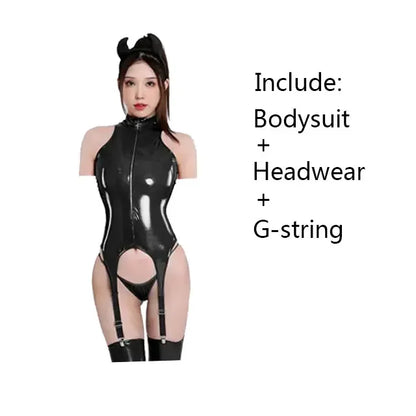 フェイクレザー×カップレスデザインのボディスーツランジェリー