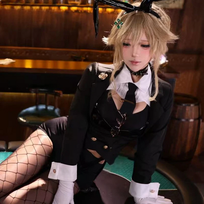 バニー風デザイン×フェイクレザー素材のコスチュームセット