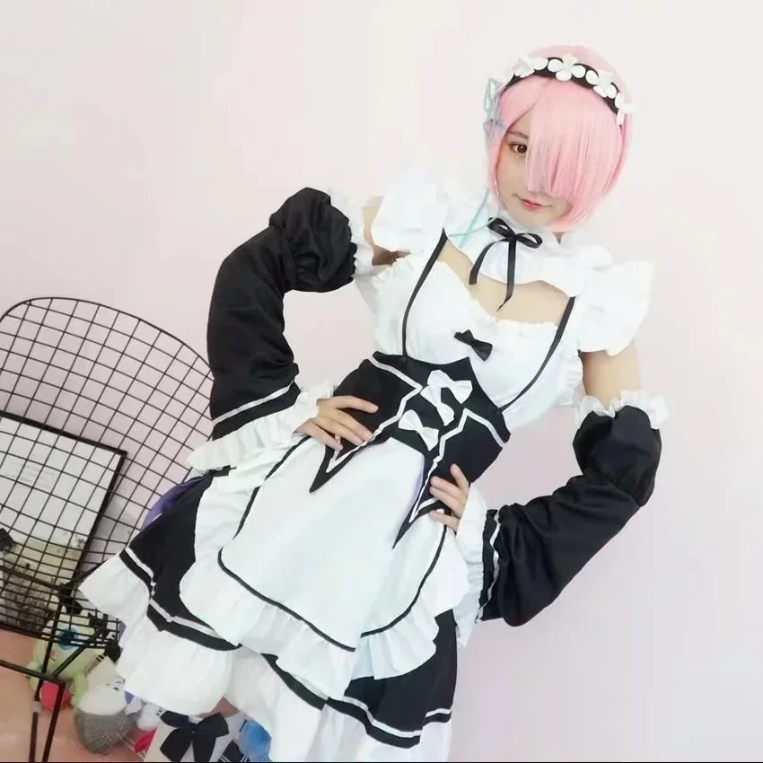 フリルデザイン×ロリータ風シルエットのメイドコスチュームトップ