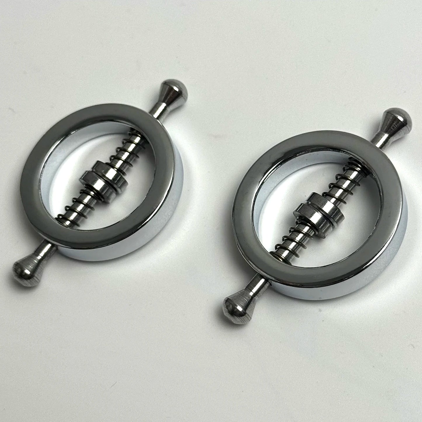 ノンピアス×リングタイプのニップルアクセサリー