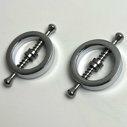 ノンピアス×リングタイプのニップルアクセサリー