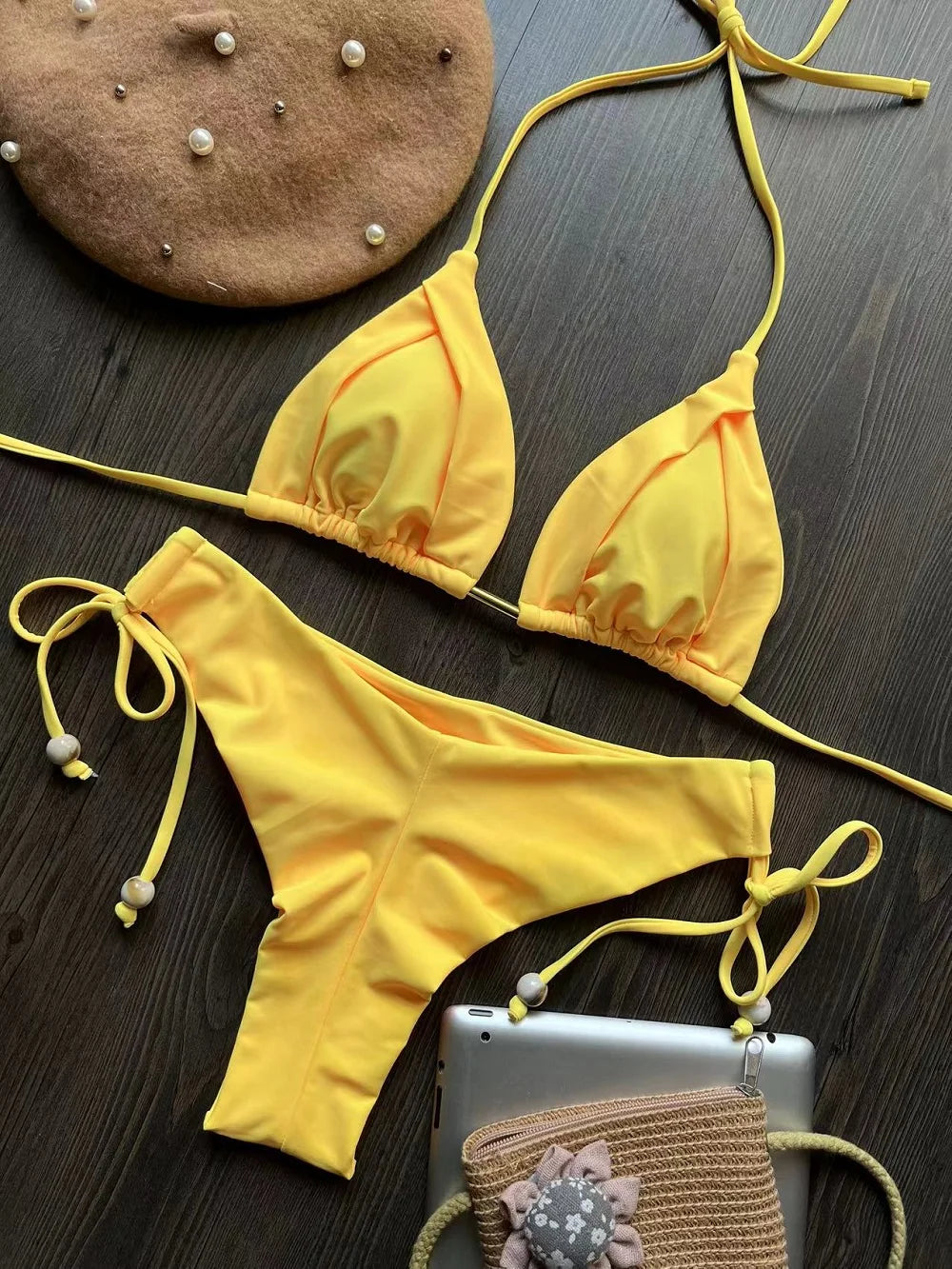 三角デザインのビキニセット