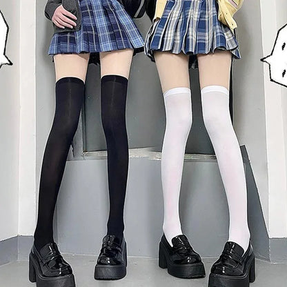 シンプル無地×ロング丈のサイハイストッキング
