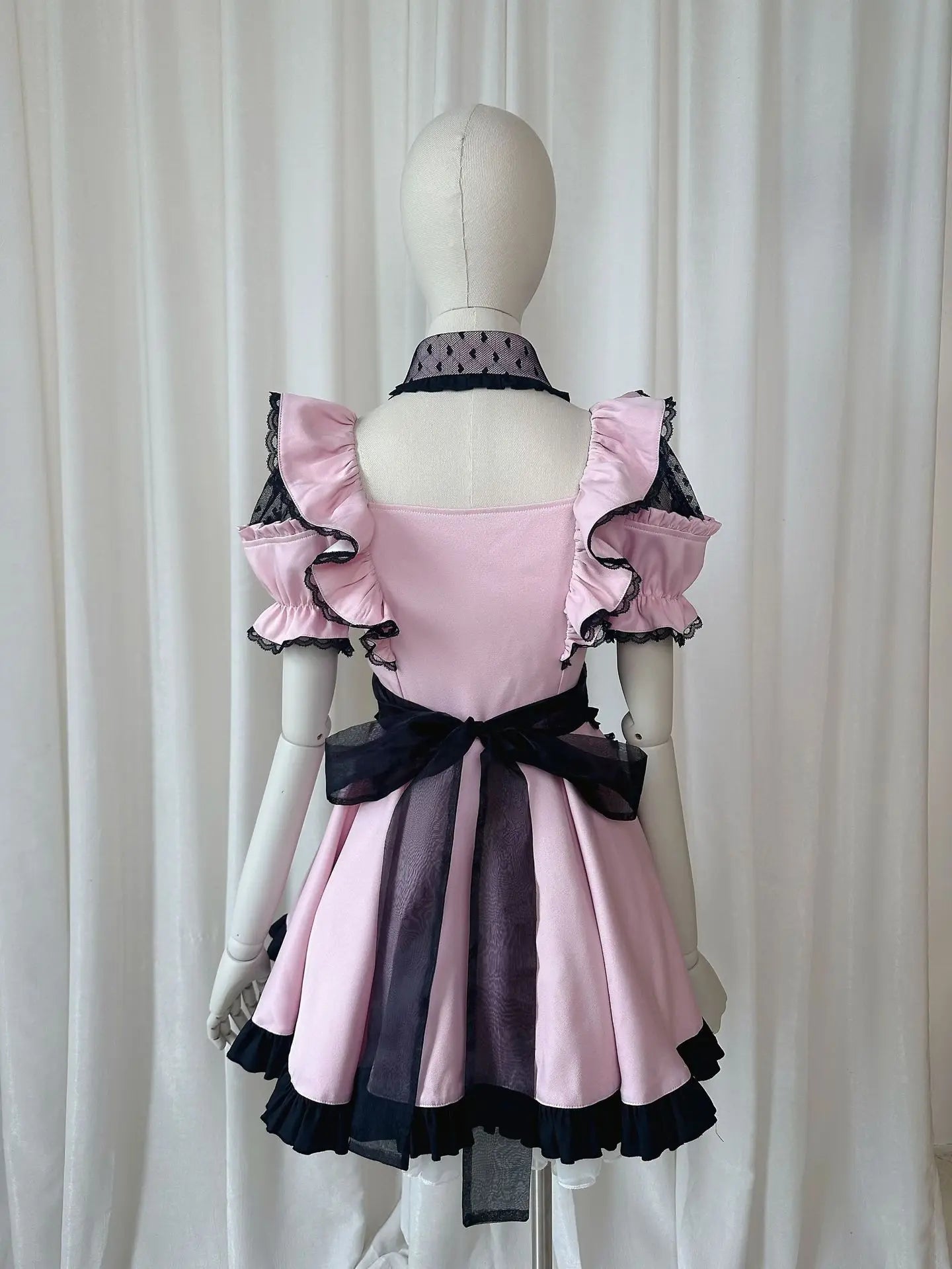 レースデザイン×リボン装飾のメイド風コスチュームセット