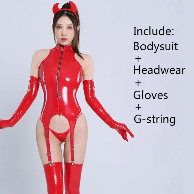 フェイクレザー×カップレスデザインのボディスーツランジェリー