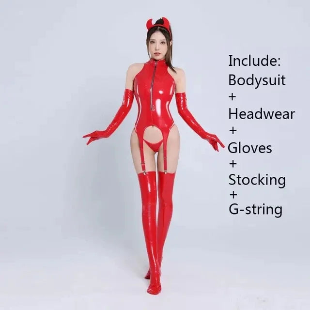 フェイクレザー×カップレスデザインのボディスーツランジェリー