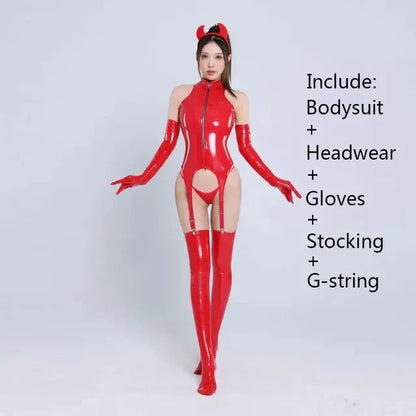 フェイクレザー×カップレスデザインのボディスーツランジェリー