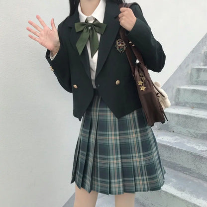 ショートジャケット×プリーツスカートの学生風セットアップ