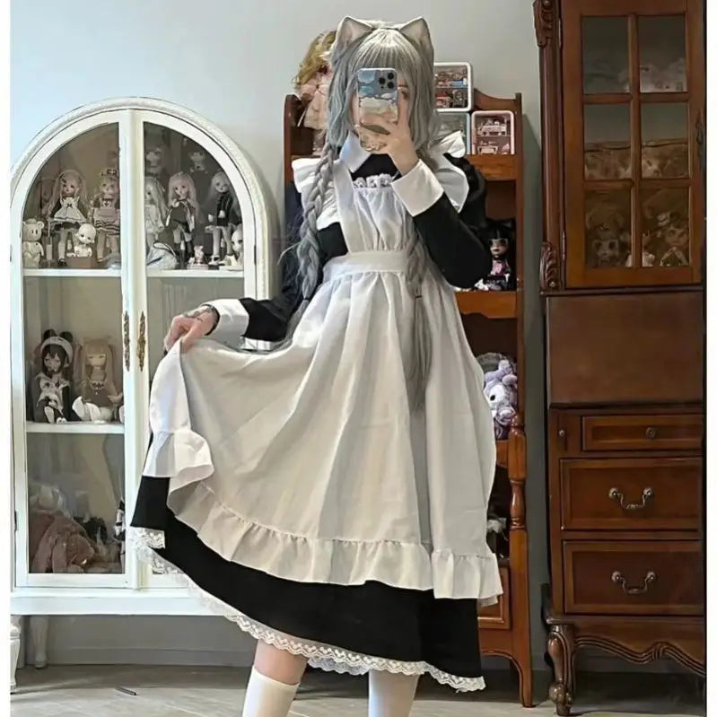 ロング丈×ヨーロピアン調のメイド風コスチュームセット