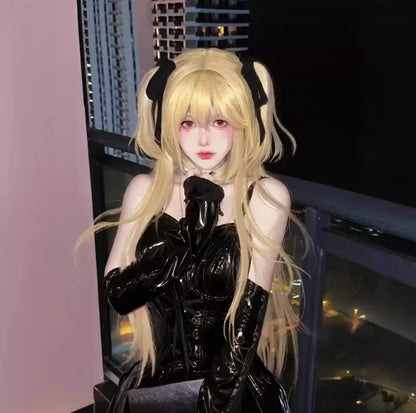 ブラックドレス×シンプルデザインのコスプレコスチューム