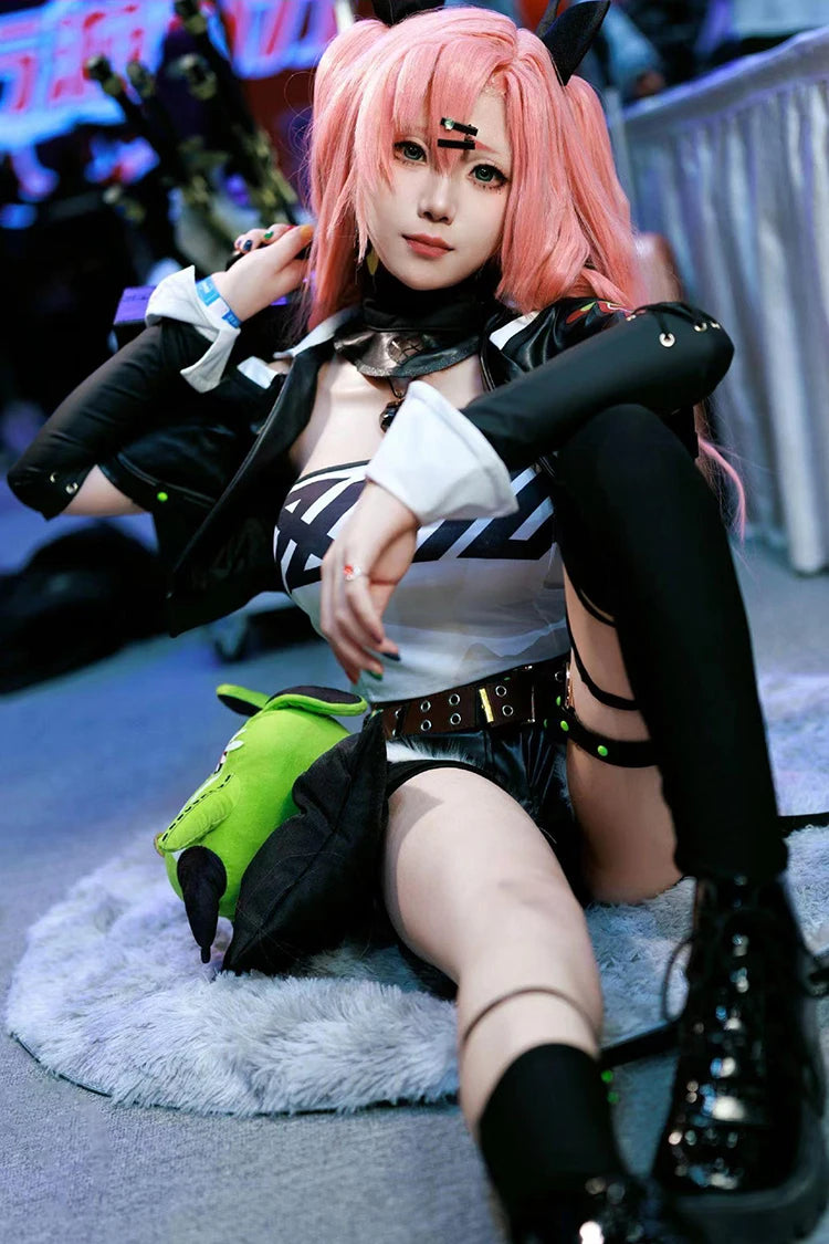 フルセット構成×ウィッグキャラクターコスプレ衣装