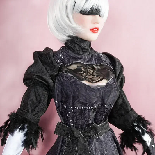 カットアウトデザイン×ボディスーツ構造のコスプレコスチューム