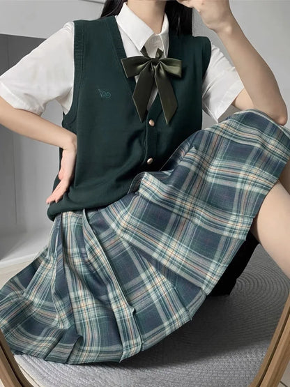 ショートジャケット×プリーツスカートの学生風セットアップ