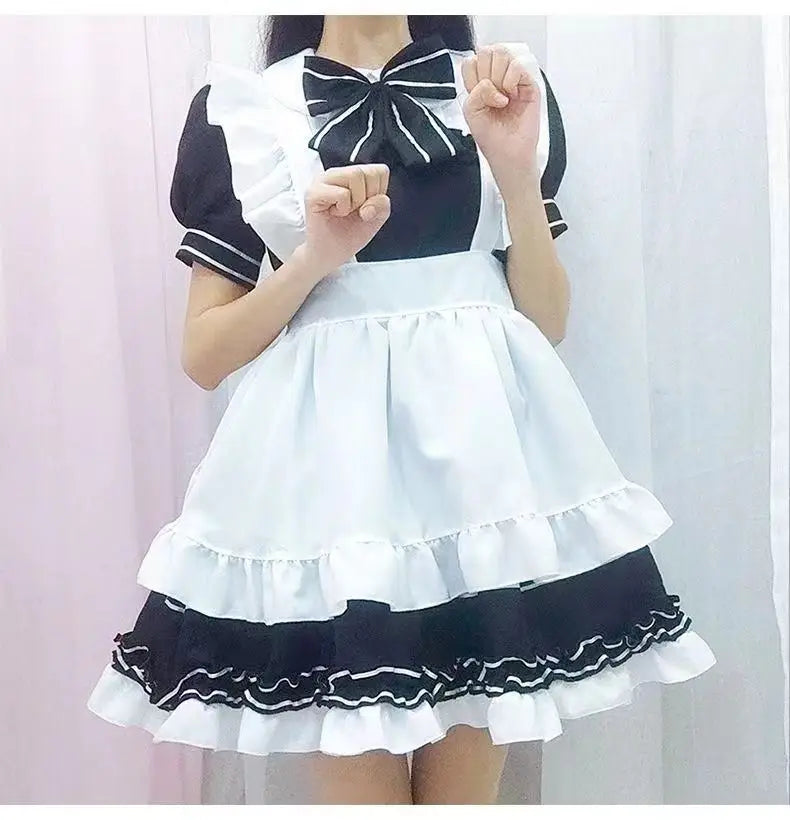 フリルデザイン×ミニ丈のメイド風コスチュームワンピース