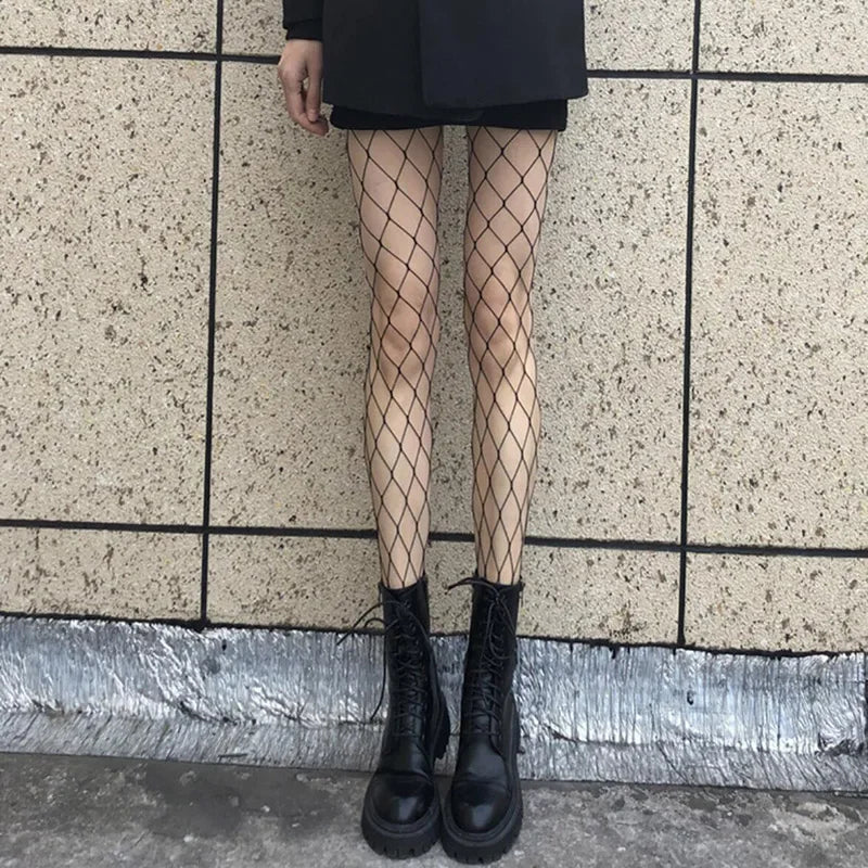 フィッシュネット×カットアウトのメッシュパンティストッキング