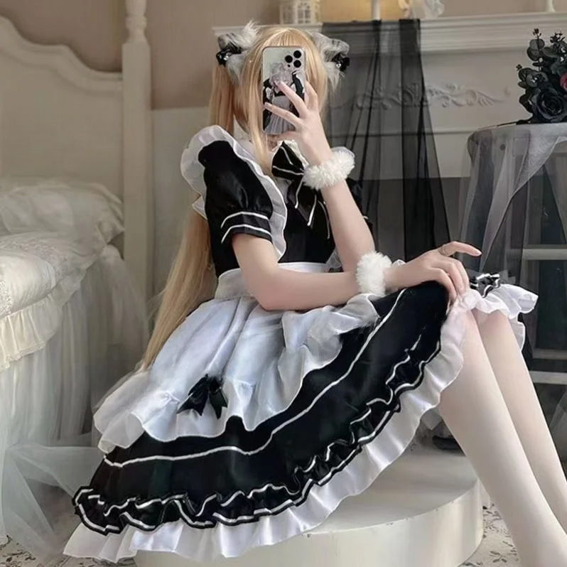 フリルデザイン×ミニ丈のメイド風コスチュームワンピース