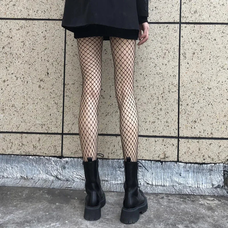 フィッシュネット×カットアウトのメッシュパンティストッキング