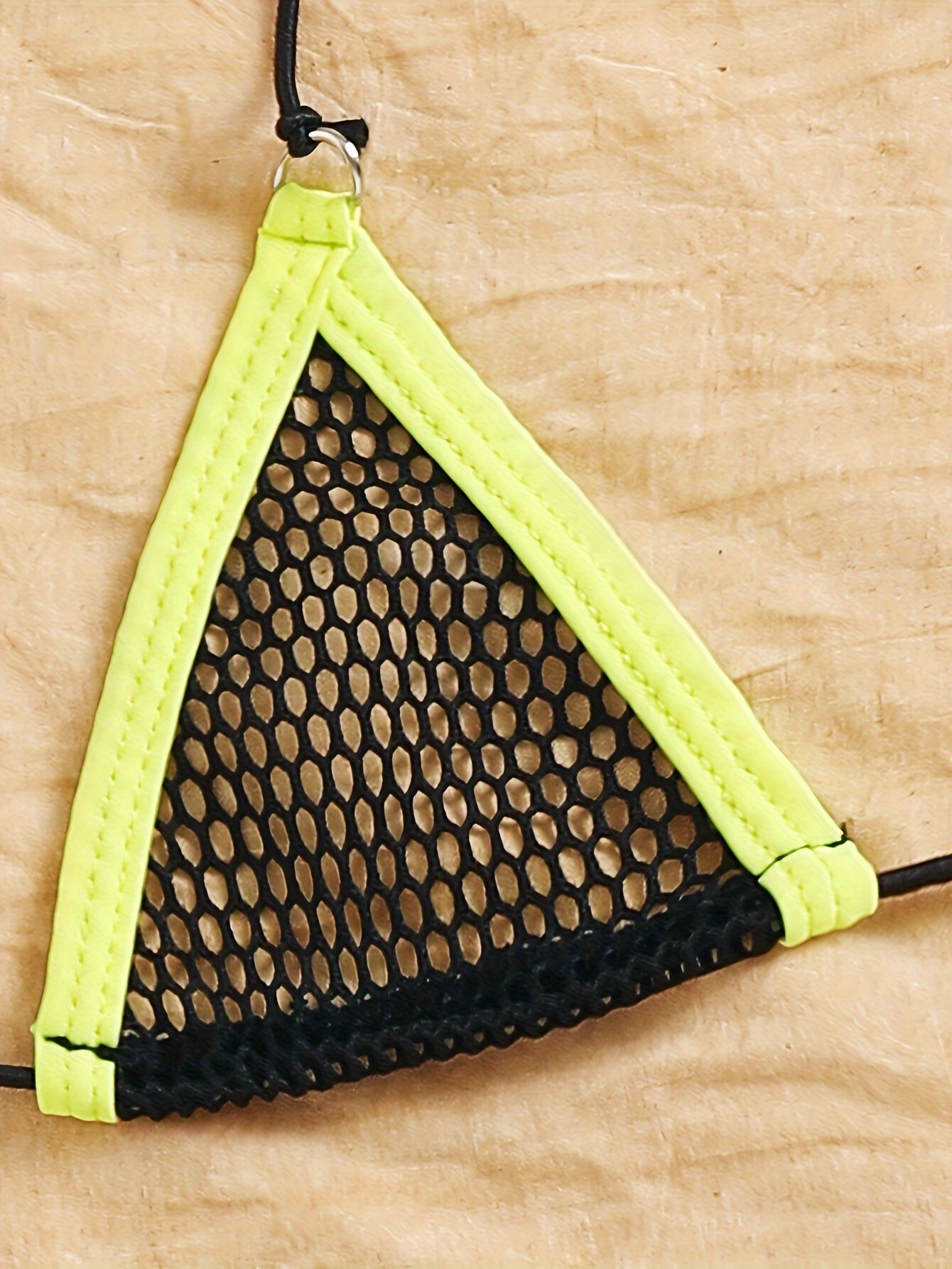 紐結びデザイン×シースルー素材のブラ＆Tバックランジェリー2点セット