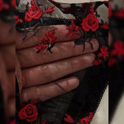 ブラック刺繍ランジェリーセット