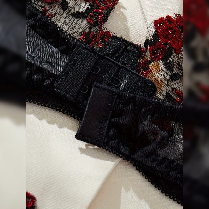 ブラック刺繍ランジェリーセット