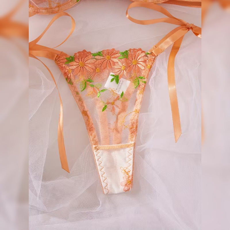 ダブルレース刺繍ランジェリーセット セミシアー＆エキゾチックデザイン