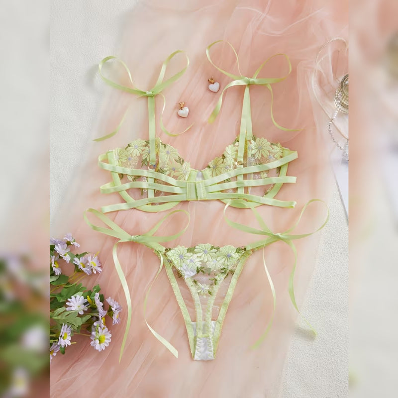 ダブルレース刺繍ランジェリーセット セミシアー＆エキゾチックデザイン