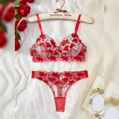 赤い花柄刺繍ディープVランジェリーセット セクシー＆エレガントデザイン