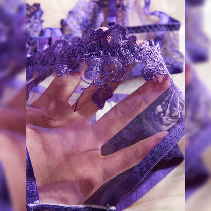 刺繍ブラ＆トライアングルパンティー セクシーランジェリーセット