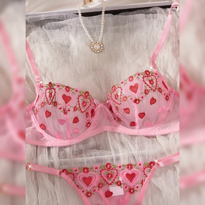 ハート刺繍シースルーブラ＆Tバック セクシーランジェリーセット