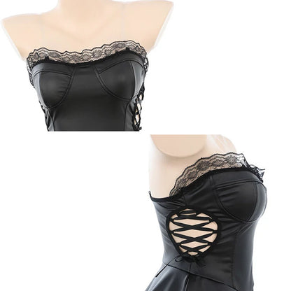 レザー風サイド編み上げの黒ワンピース