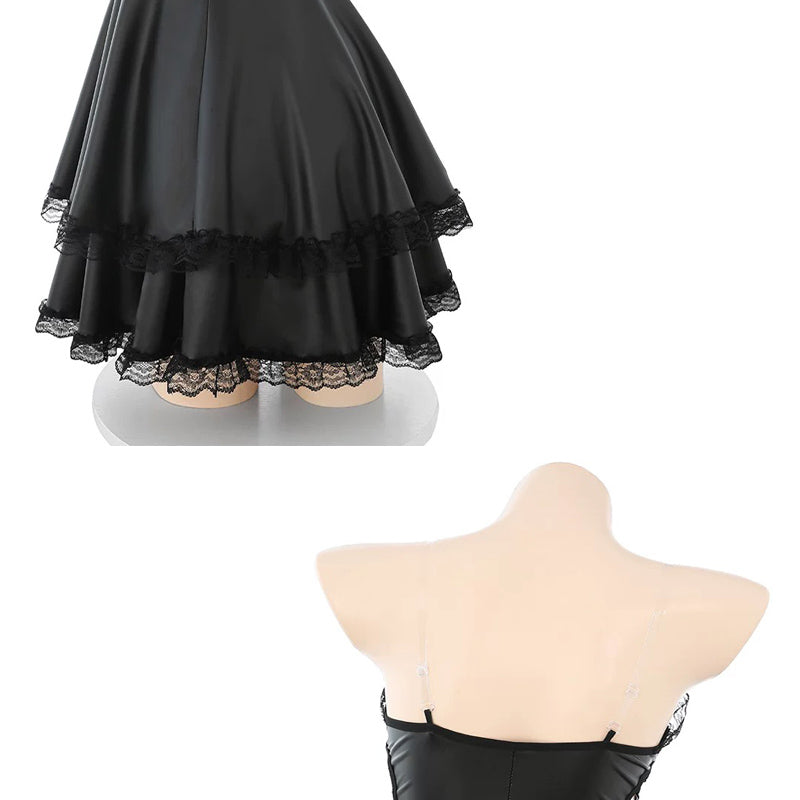 レザー風サイド編み上げの黒ワンピース